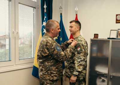 202604_Szabó Tibor dandártábornok_elismerés_EUFOR_1