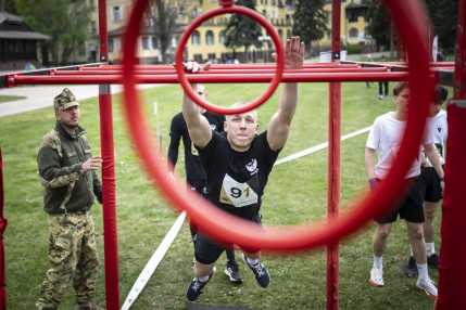 KT20260415haditorna_akarattya2nap_cover