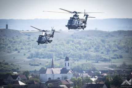 KT20260424helikopterek14