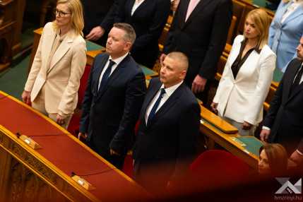 20260512_miniszteri_eskutetel_1500px_KG008