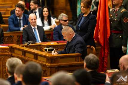 20260512_miniszteri_eskutetel_1500px_KG015