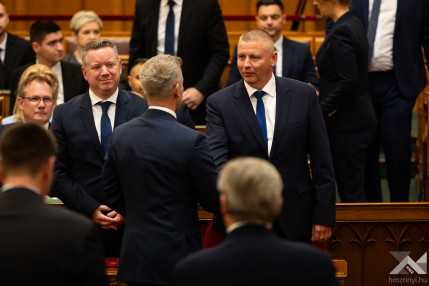 20260512_miniszteri_eskutetel_1500px_KG017