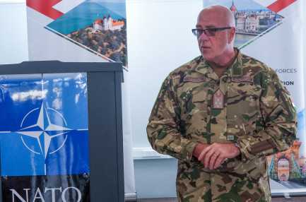 202606_Sándor_Zsolt_vzds_állománygyűlés_NATO_SHAPE (1)