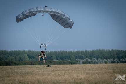 20260619_Szolnok_C19 ejtőernyős ugrás_VF__11