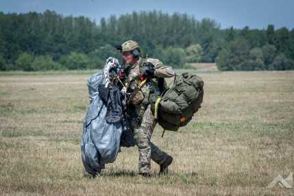 20260619_Szolnok_C19 ejtőernyős ugrás_VF__12
