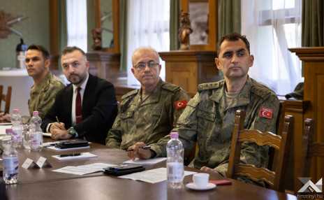 -2026_10_16_Török_delegáció_látogatása_MH_ÖMP-nél_-5
