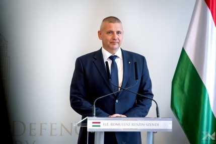 20260925_német-magyar_védelmi_miniszteri_sajtótáj_SZH7359