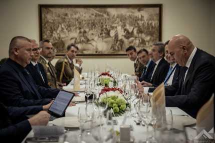 20261023Hungarian_Italian_MinisterOfDefense-FD-16
