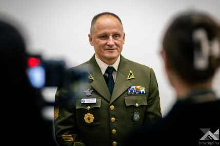 20261026_NATO_vezenylozaszlos_1500px_interju_KG004