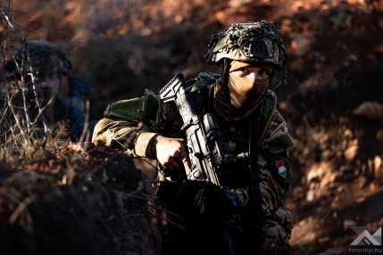261028_0pont-Brave warrior_PAK_-19