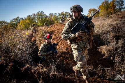 261028_0pont-Brave warrior_PAK_-23