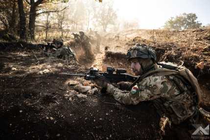 261028_0pont-Brave warrior_PAK_-32